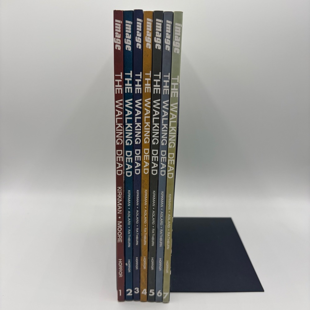 The Walking Dead TPB Volumes 1-7 Graphic Novel Horror 1 2 3 4 5‎ 6 7 Softcover